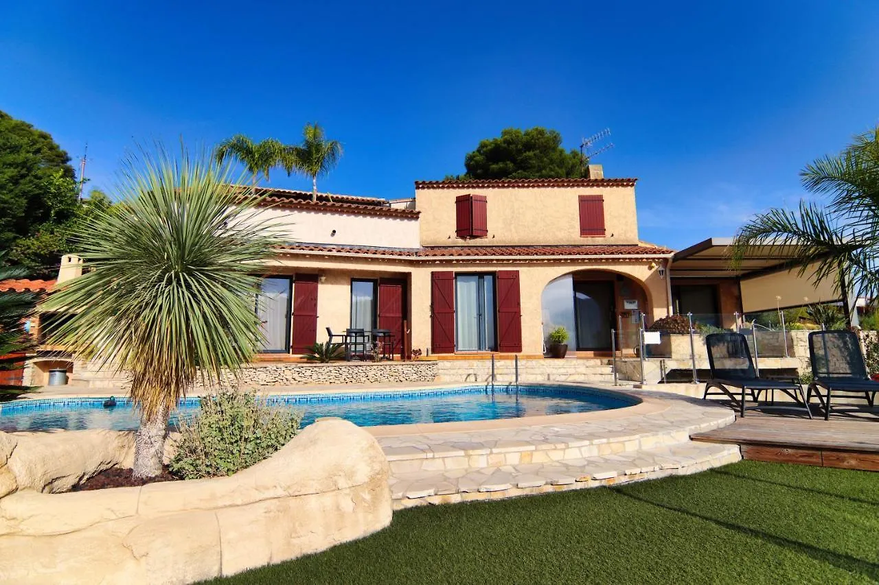 Bed and Breakfast La Demeure Insoupçonnée Cassis 4*,  Francia